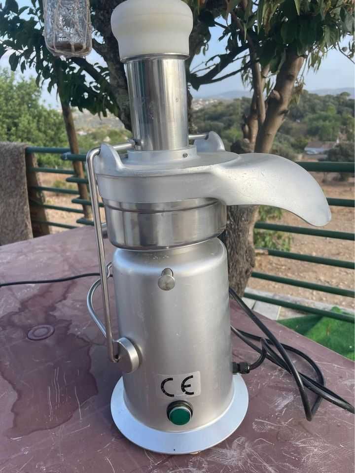 Máquina de sumos profissional Friul.Co IOTA