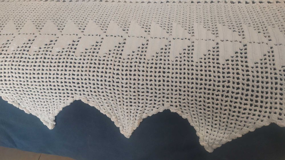 Colcha de renda feita à mão