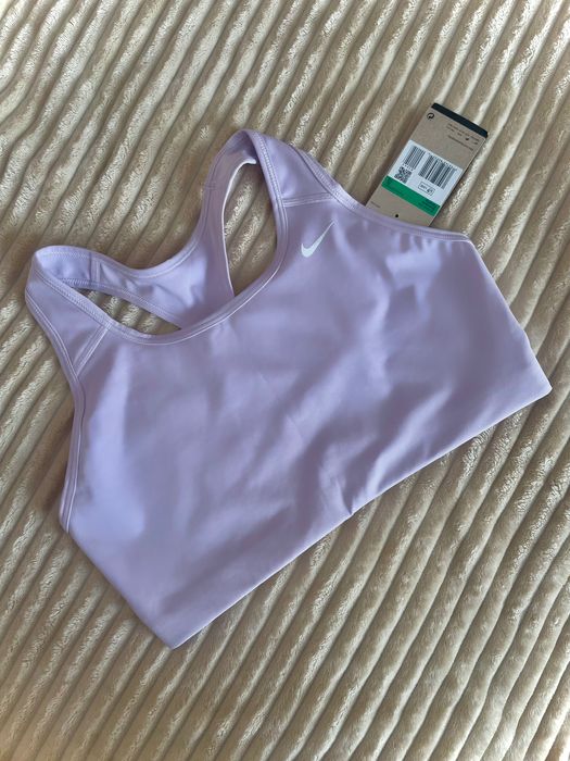 Спортивний топ Nike