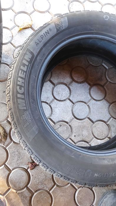 зимняя резина MICHELIN 215/60R17  2колеса б\у
