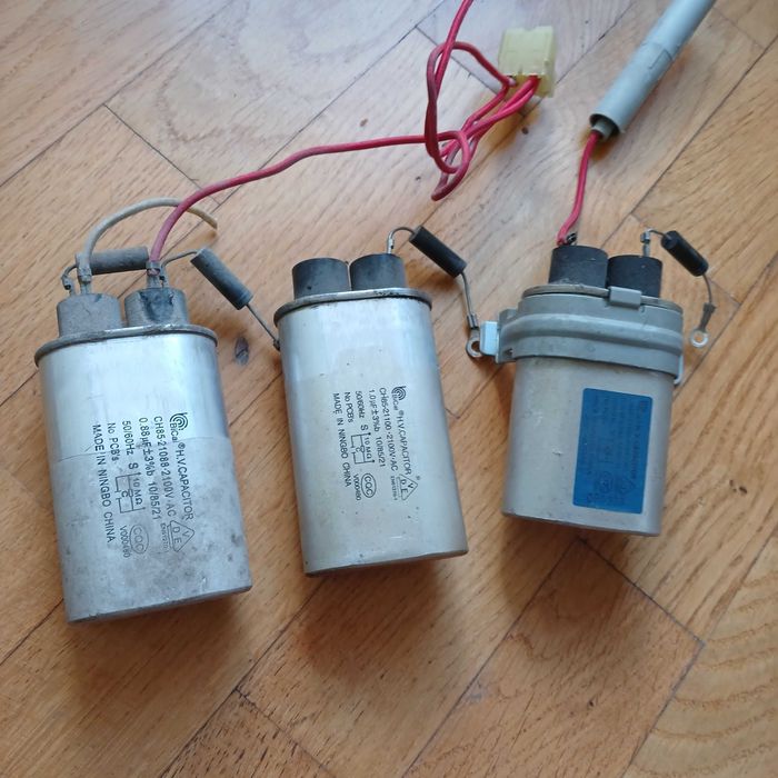 Конденсатори та моторчики від мікрохвильовки