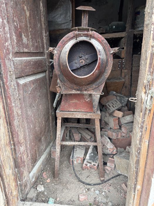 Млин для зерна, кукурудзи