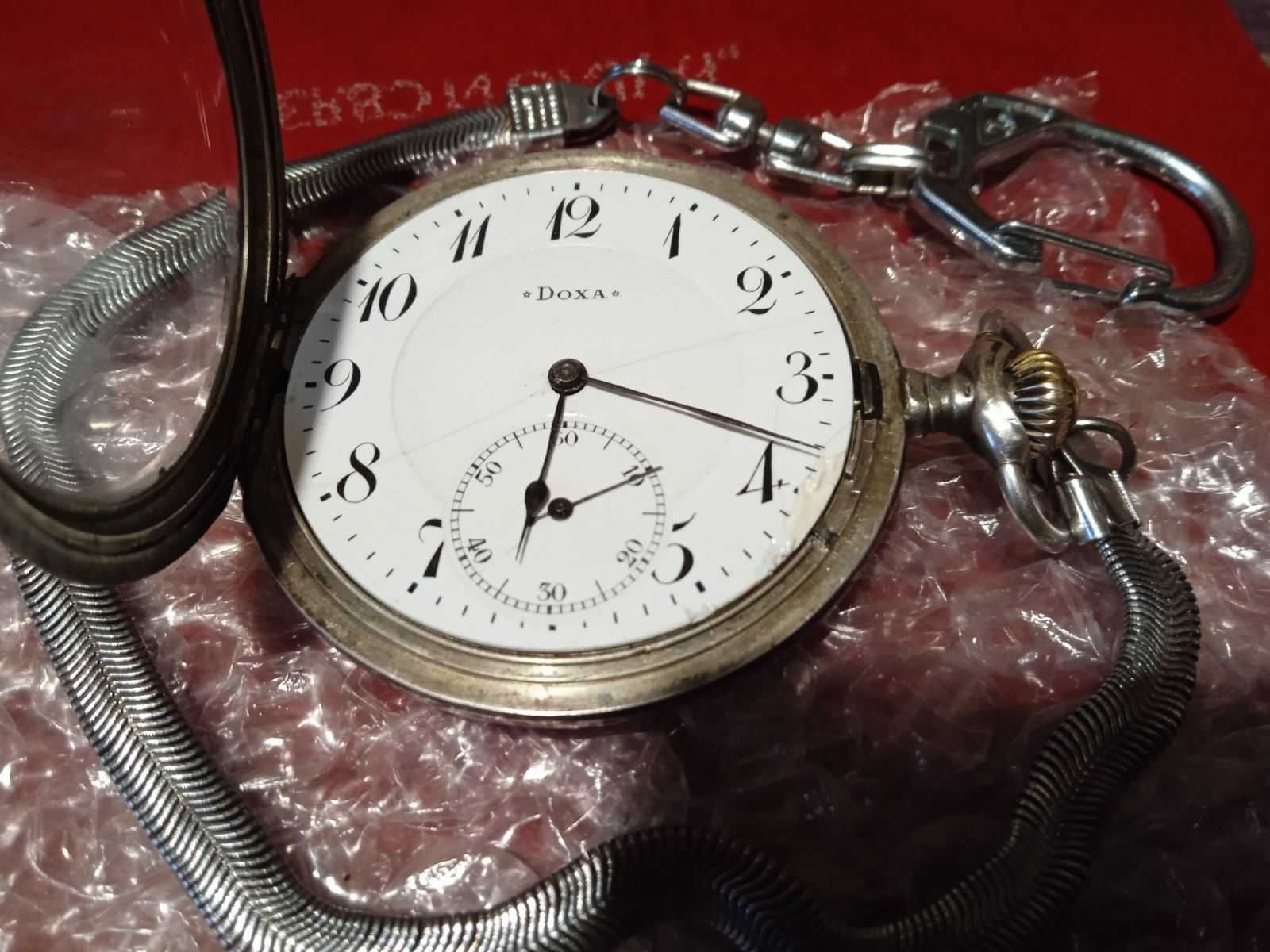Швейцарские антикварные серебрянные часы DOXA.