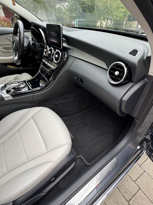 Продам мерседес С300 4matic 2016 рік