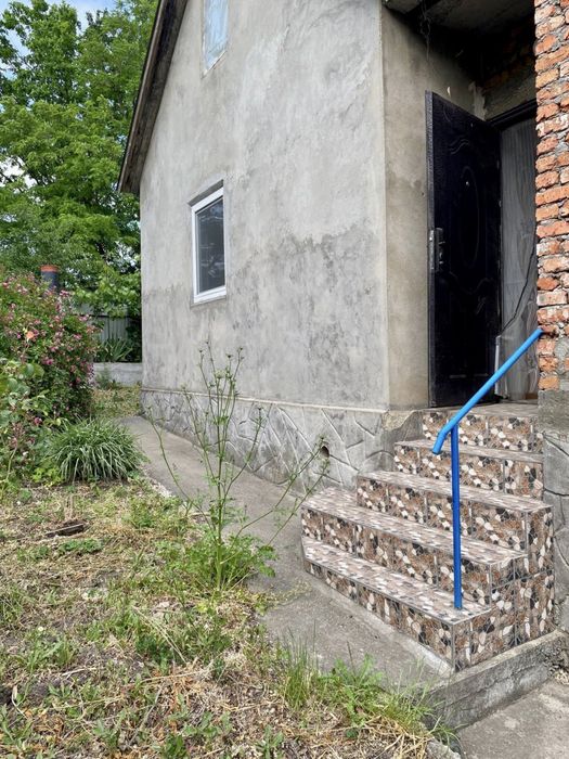 Продам дачу в мальовничому місці біля річки