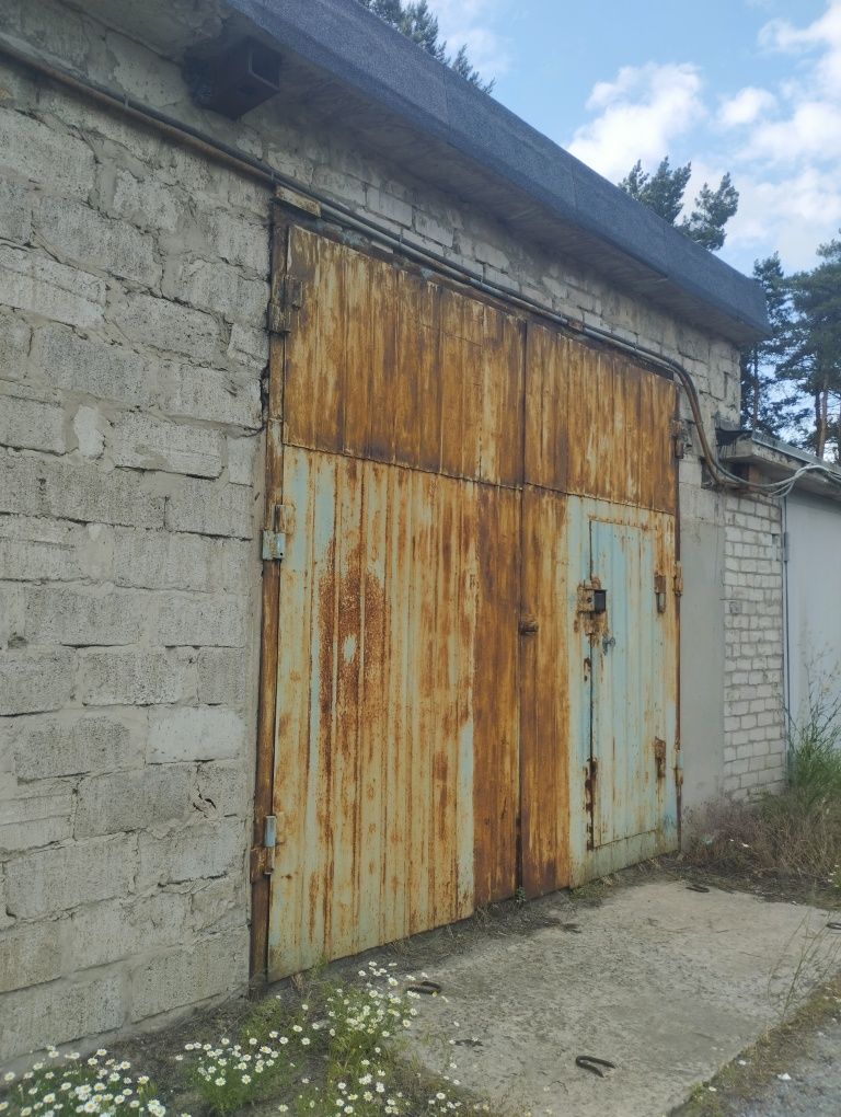 Продається великий гараж у Золотніще