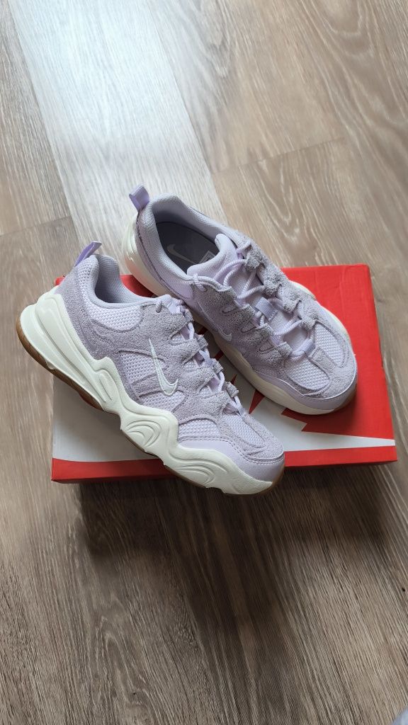 Кросівки Nike Tech Hera