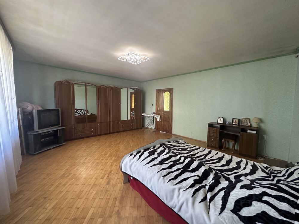 Продаж частини будинку з 3 кімнатами (вул. Кишинівська)