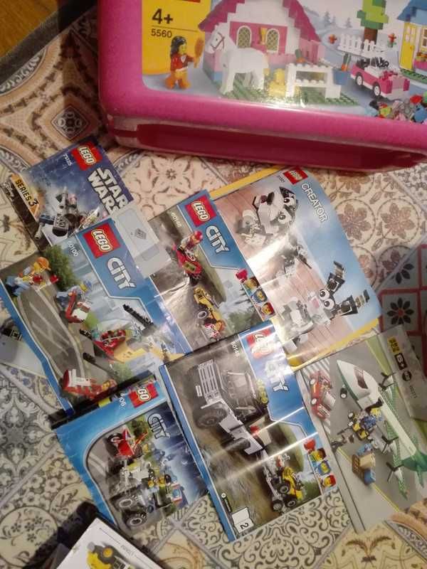 6 zestawów Lego oraz 2 Sluban, dodatkowo elementy domku i zjeżdżalnie