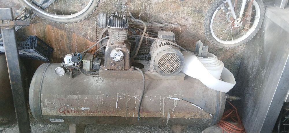 2 compressores trifásicos 200 l