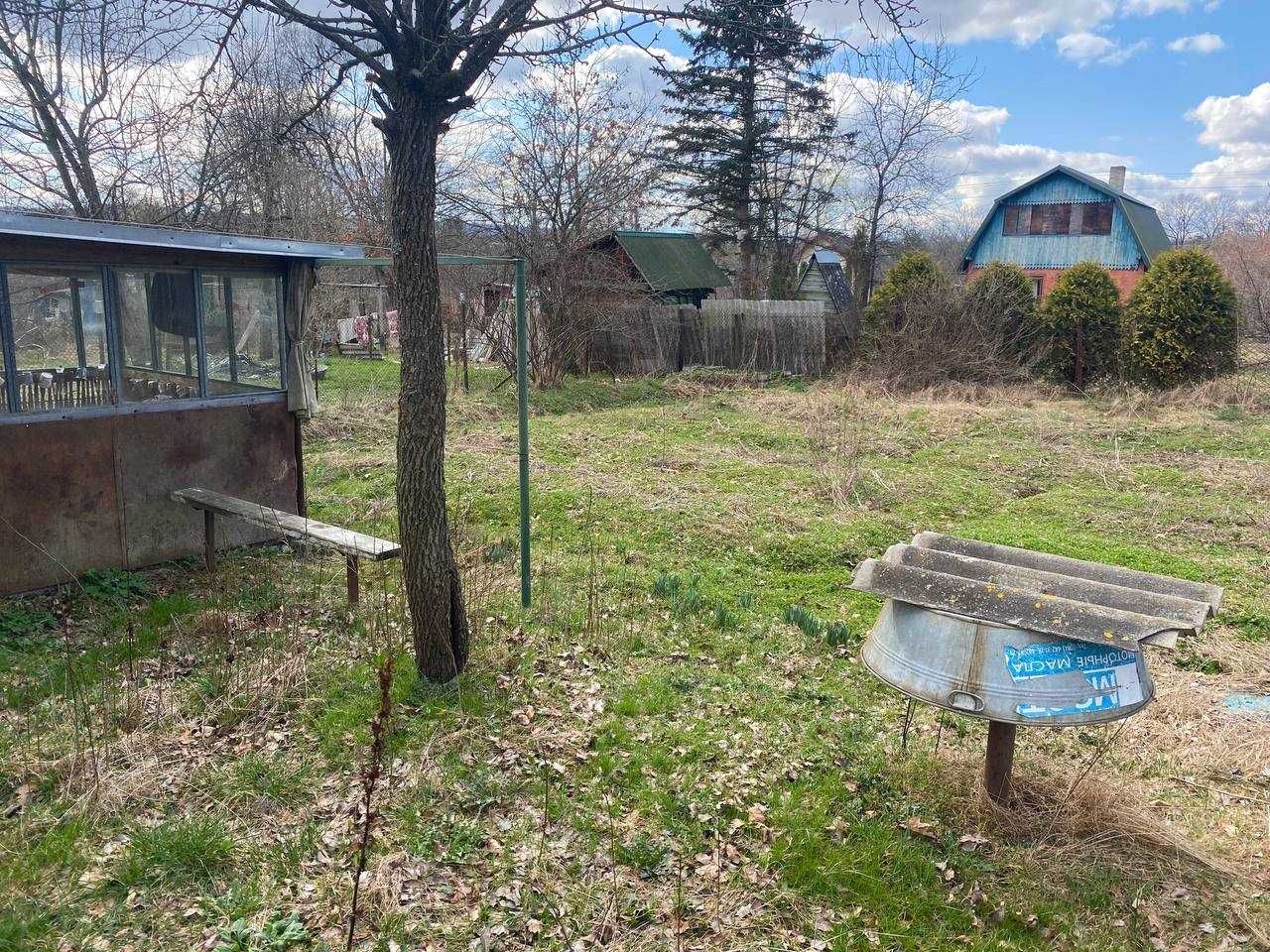 Дачний будинок з земельною ділянкою  с.Довголука