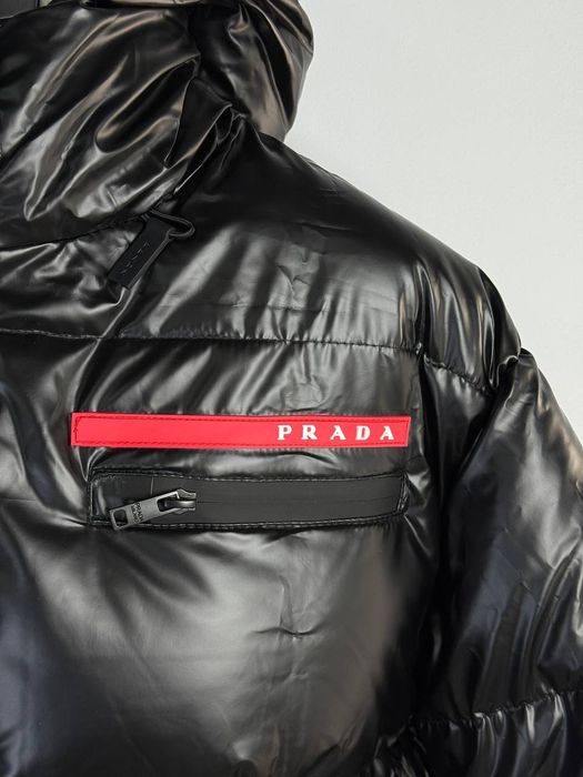 Пуховик Prada // щільний матеріал