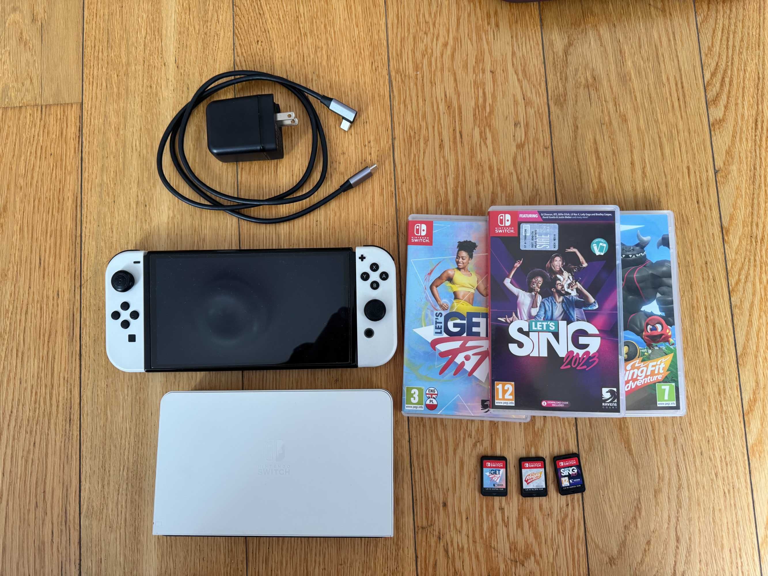 Nintendo Switch OLED + 3 Gry + Akcesoria – Stan Idealny!