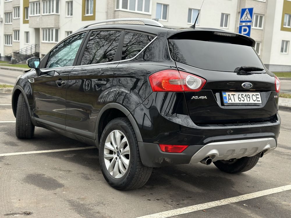 Ford Kuga 2010 рік