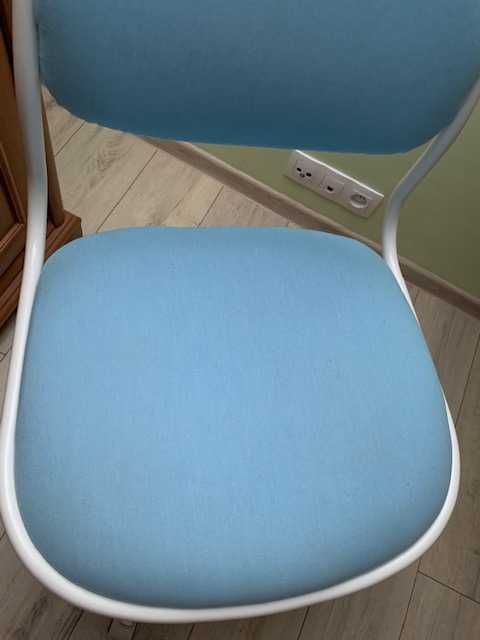 Błękitne krzesło obrotowe, do biurka, Ikea ORFJALL