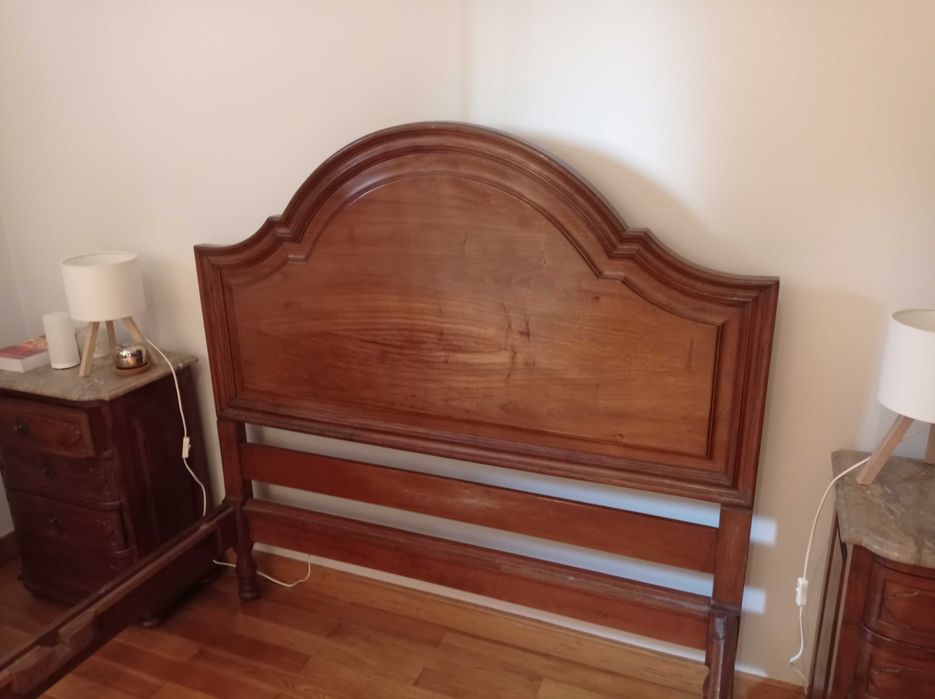 Cama de Casal 140x190cm + Estrado