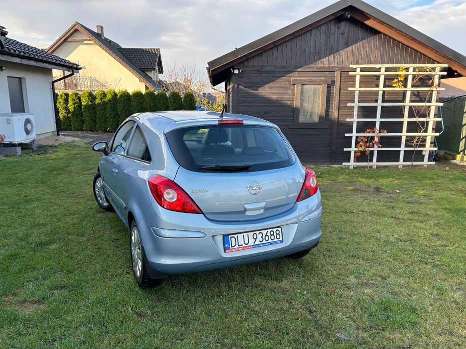 Sprzedam bardzo ładnego OPELA CORSE D 1,3 CDTI  zarejestrowana