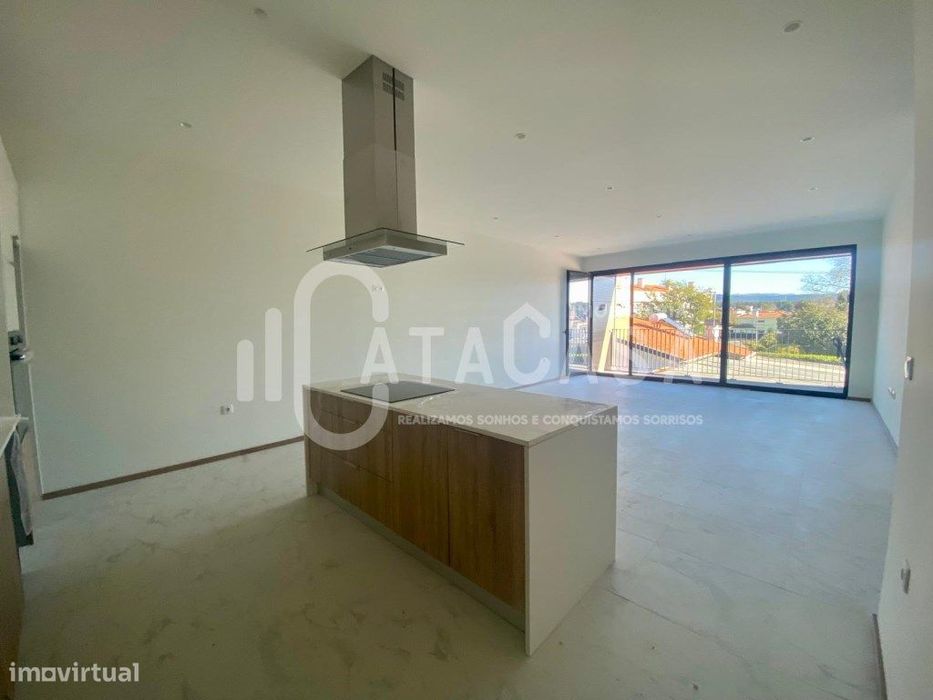 Apartamento T3 NOVO para venda no Centro de Aguada de Cima