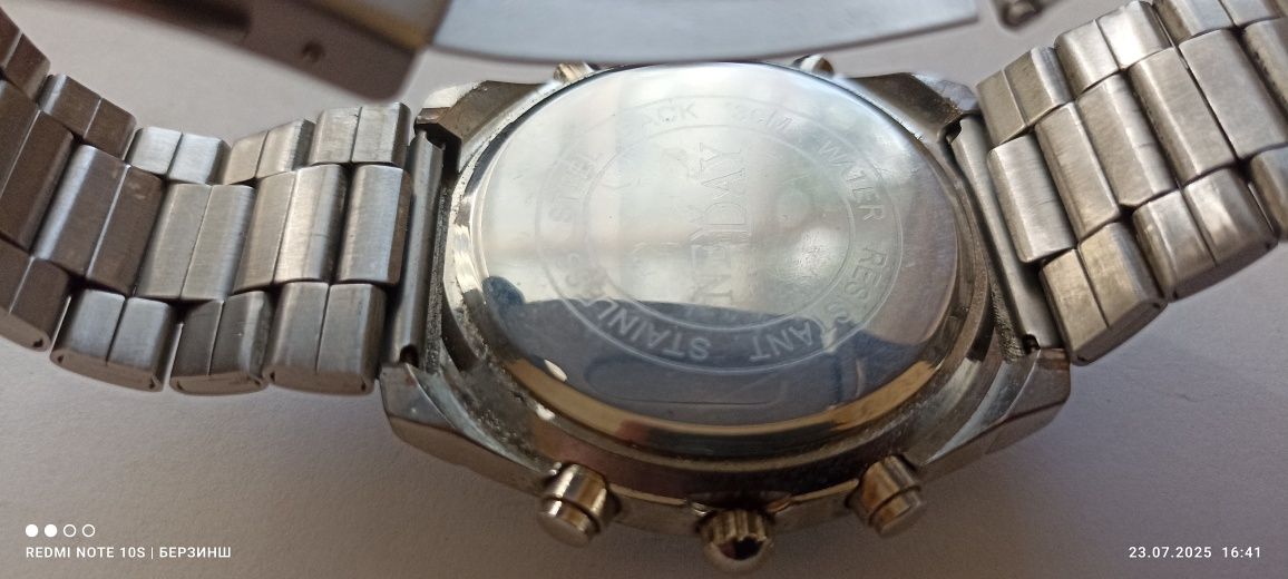 Продам чоловічий годинник NewDey в повному робочому стані.