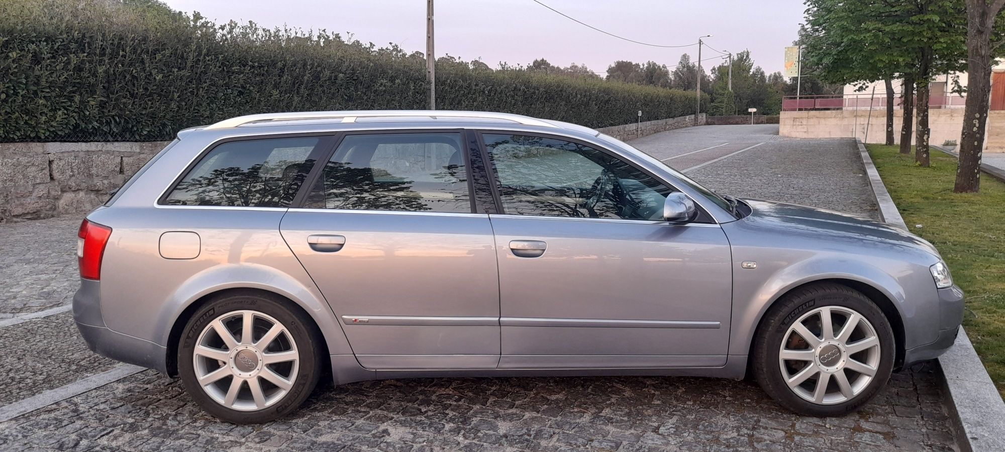 Audi a4 avant 1.9tdi 130CV M6 SLINE 2004