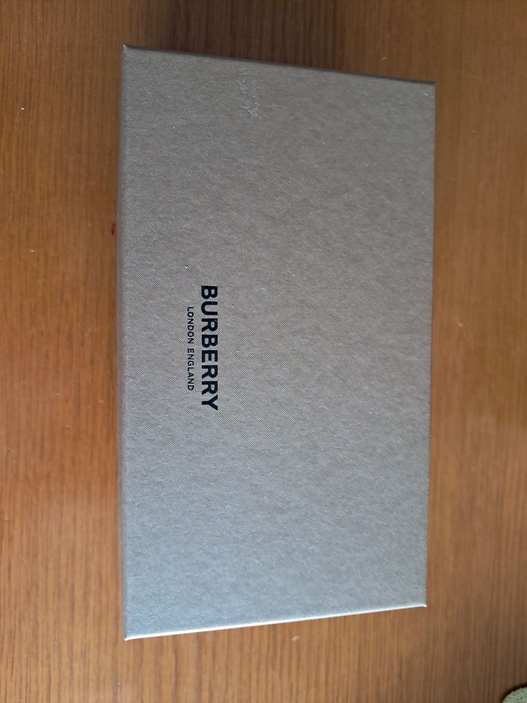 Óculos de sol Burberry NOVOS