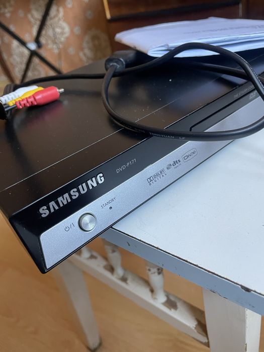 DVD програвач Samsung DVD-P171