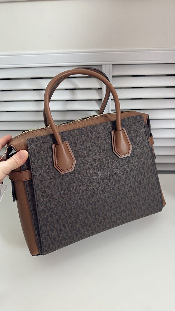 Коричнева сумка Mercer Medium Satchel Brown Logo Michael Kors