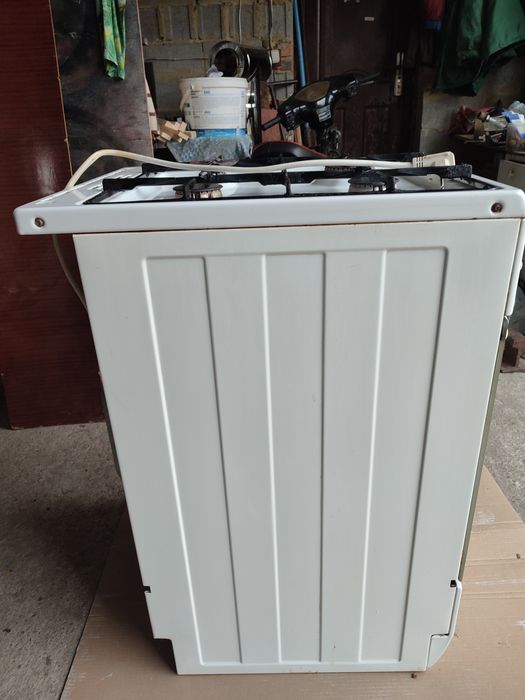 Газова плита Gorenje в робочому стані