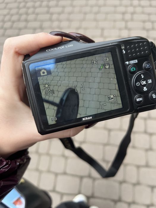 Цифровий фотоапарат nikon coolpix 1100
