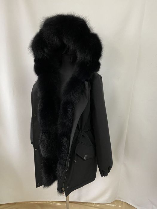 Куртка парка зимова з хутром чорного фінського песця.Розміри з 42 до60