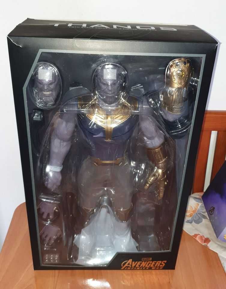 HOT TOYS Avengers: Infinity War Thanos 1/6th scale Collectible Figure.