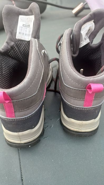 Botas de menina como novas