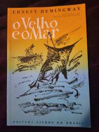 Livro "O Velho e o Mar" de Ernest Hemingway