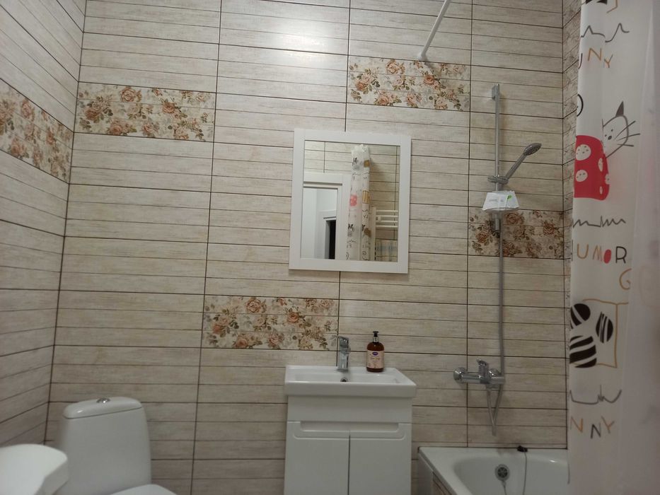 Центр,Яровиця, паркомісце ,подобово від 1000 погодинно від 550