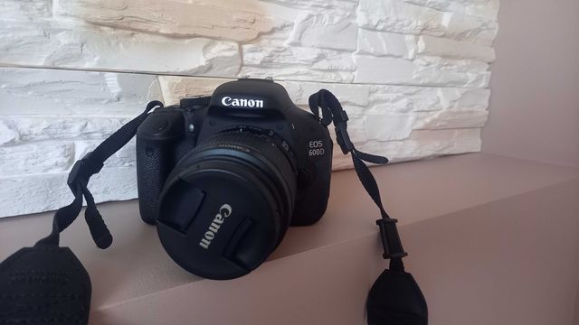 Canon eos 600D aparat fotograficzny lustrzanka