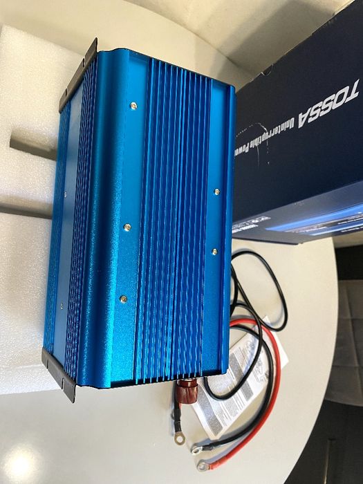 Преобразователь напряжения (инвертор) Tossa 12V 220V/800W Чистый синус