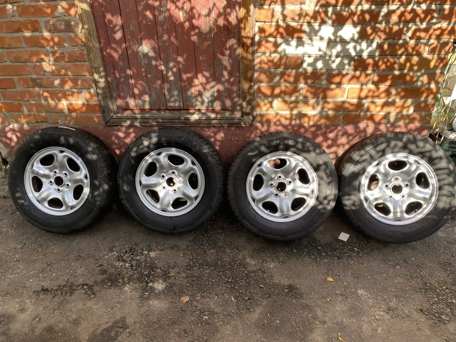 Комплект коліс Freelander зима 205/70 R15