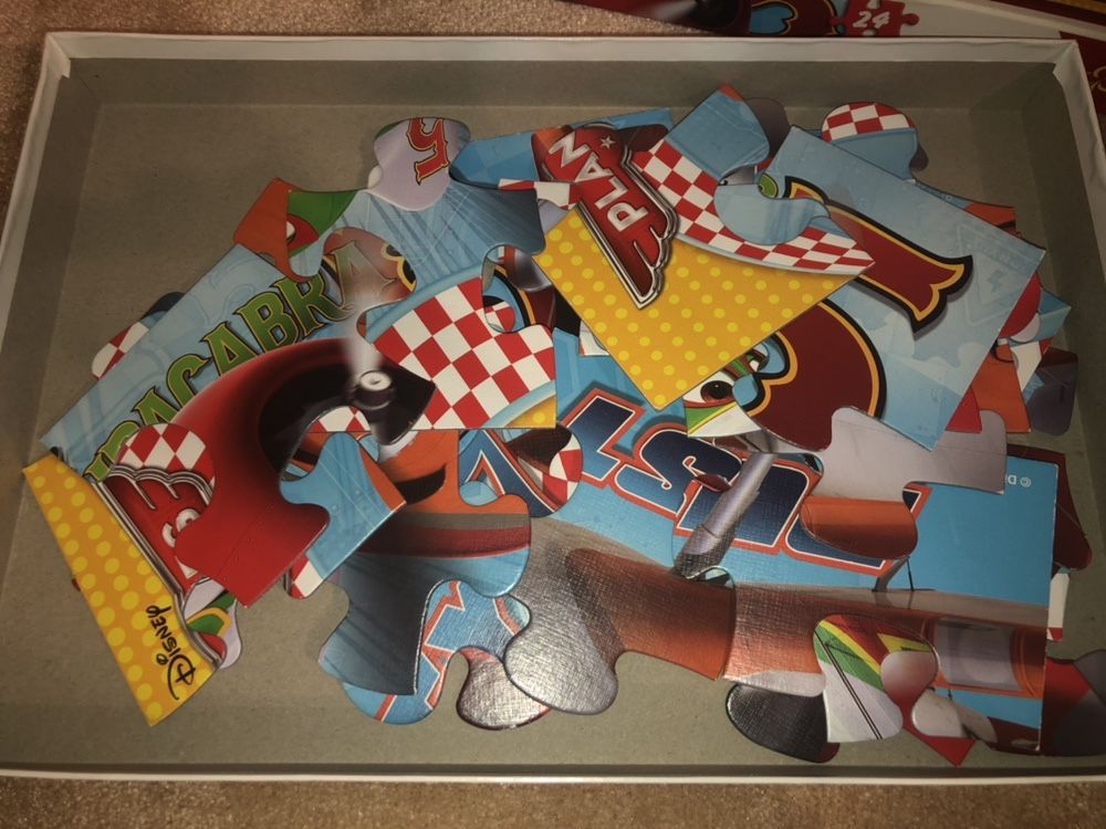 Zestaw Disney Planes puzzle 24 el. i domino firmy Goki Trefl