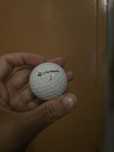 Bola de golfe em segunda mao