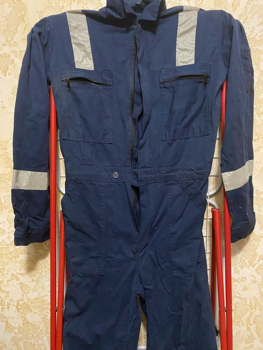 Продам рабочий комбинезон