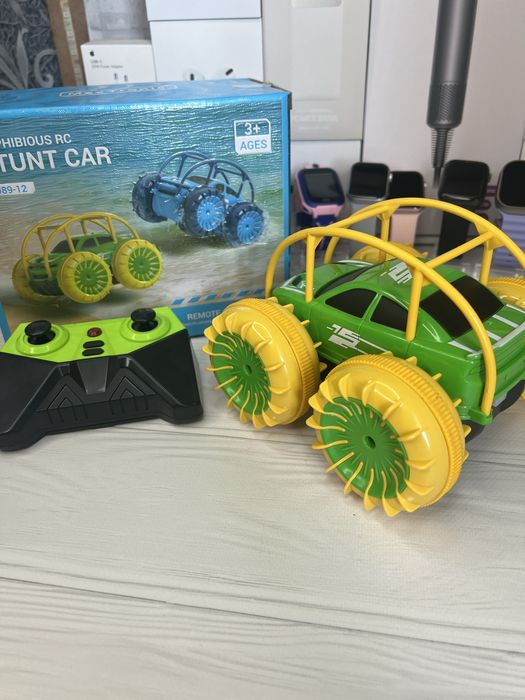 Машинка на пульту