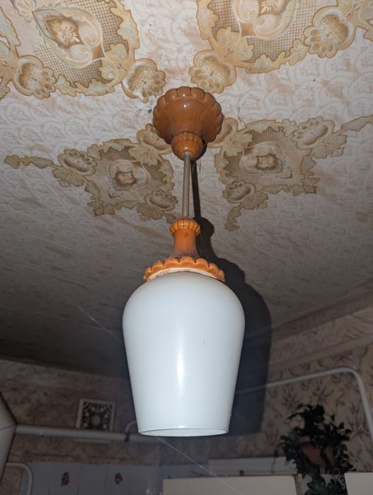 Люстри робочі. В гарному стані