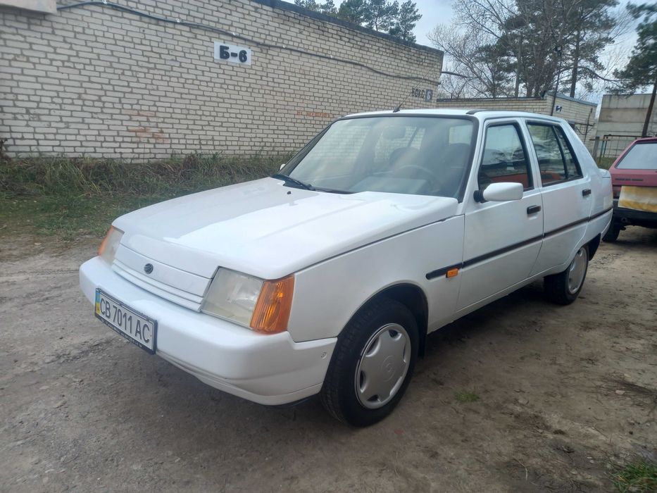 Продам Славуту ЛЮКС. Пробег 20т.км. Новая машина!