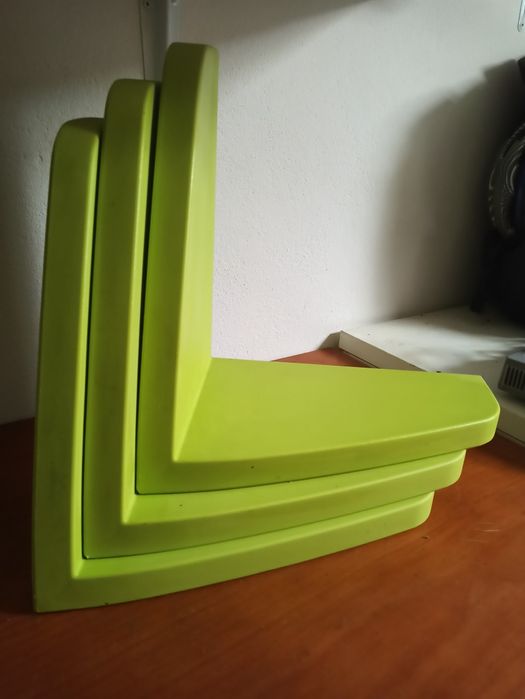 Prateleiras de crianças