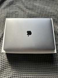 Macbook pro 2017 8/128 stan idealny