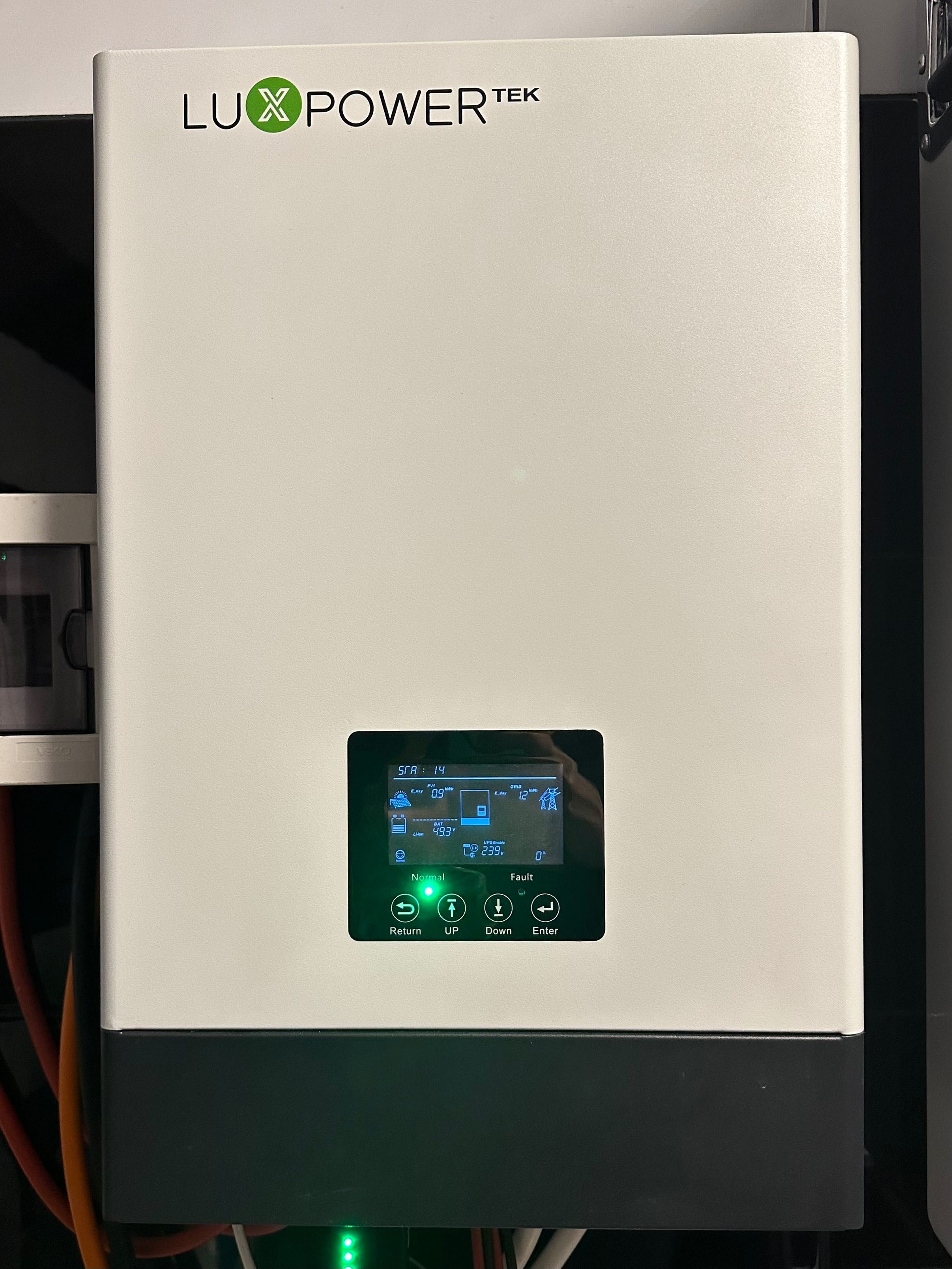 Гібридний-мережевий інвертор LuxPower SNA5000 Wide PV 5кВт