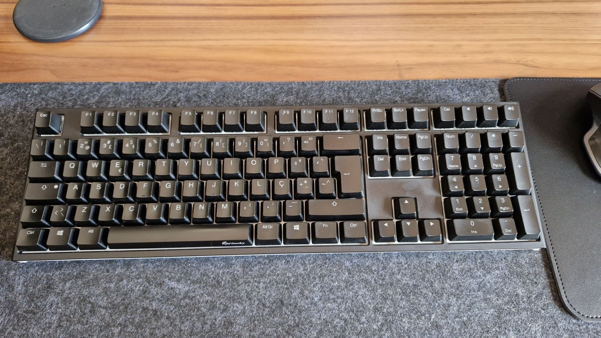 Teclado Ducky one 2 - full size, cherry brown switches