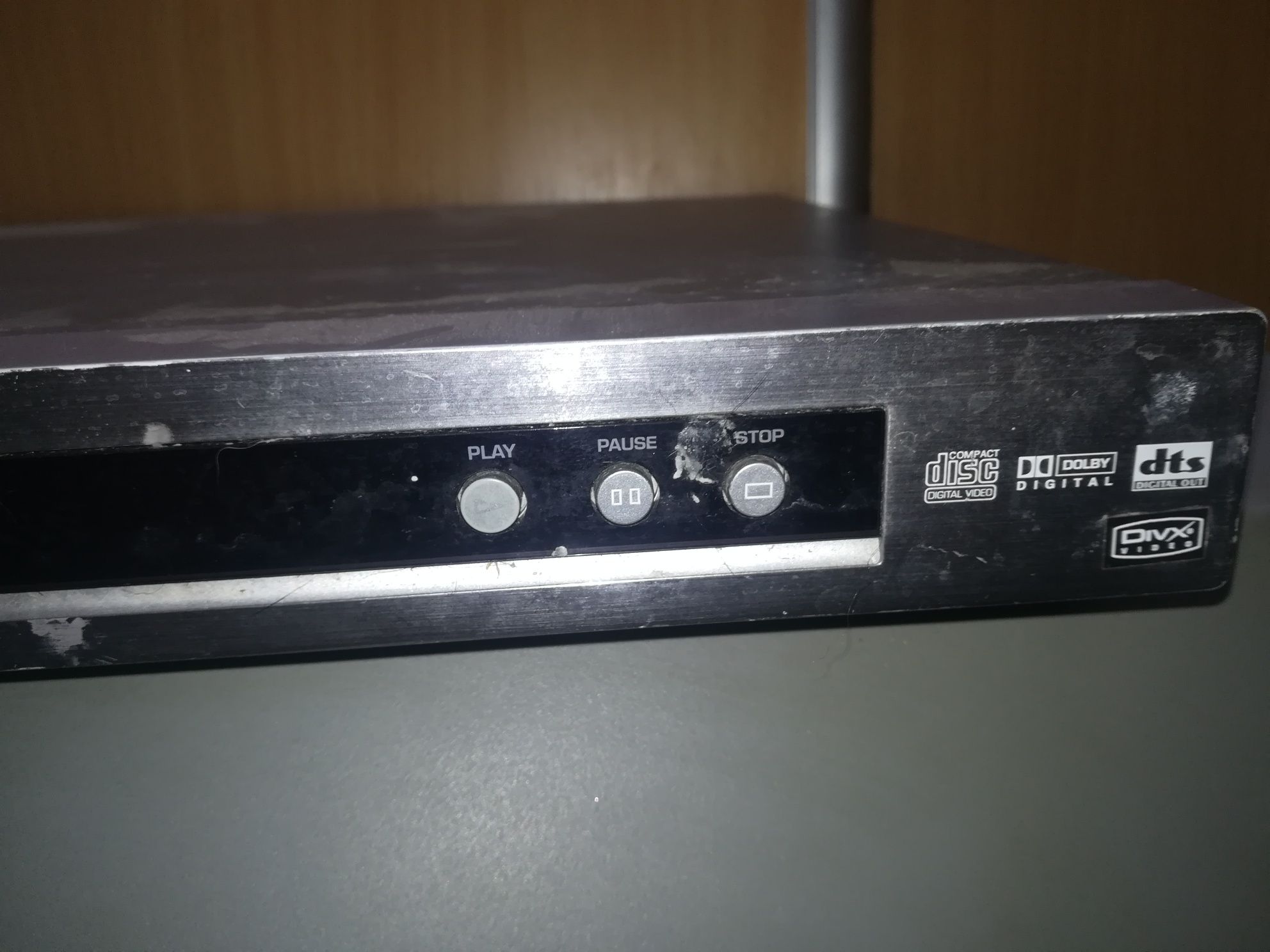 Продам DVD проигрыватель Yamaha DVD-S550