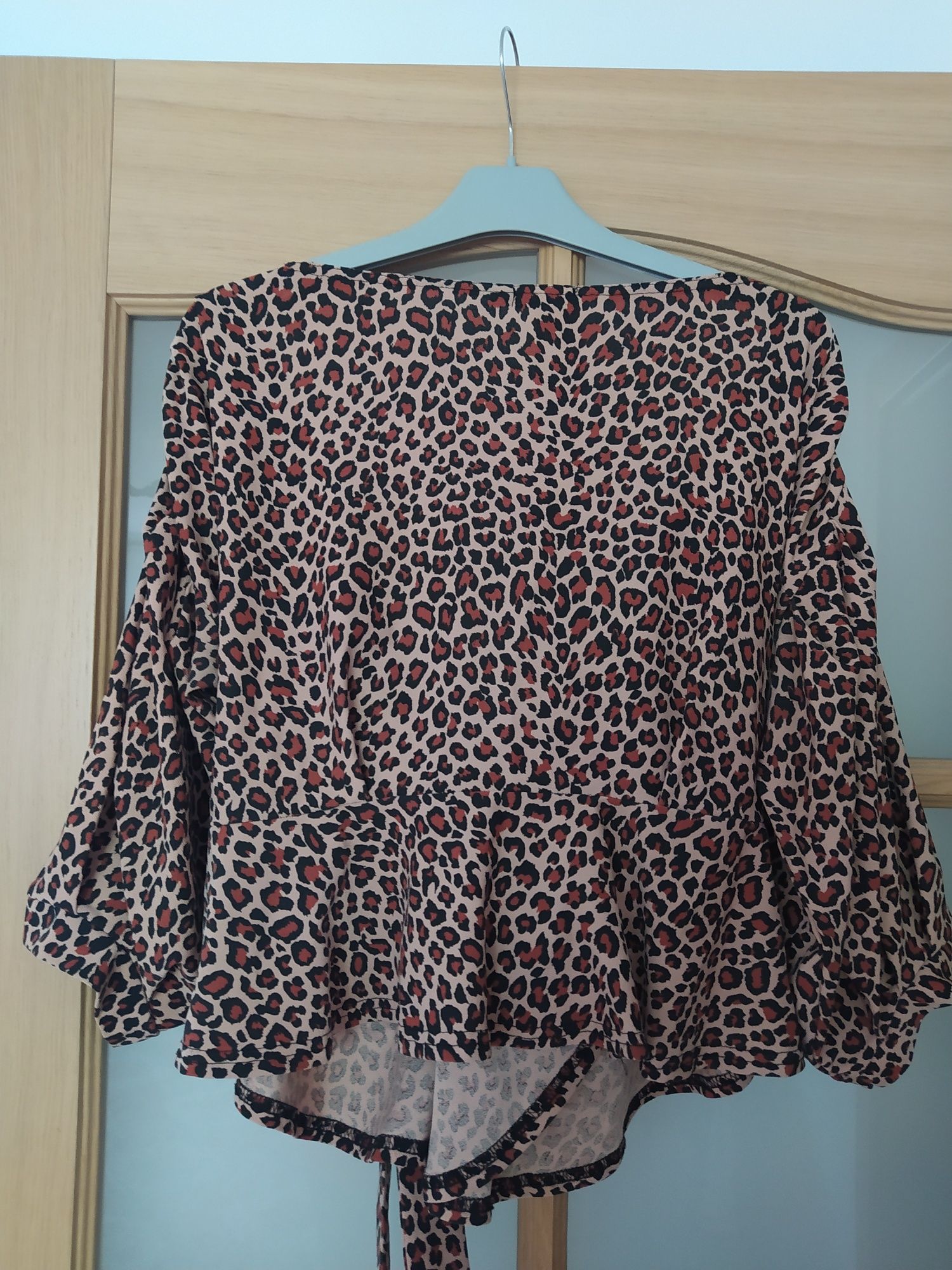 Bluzka plus size w panterkę Boohoo