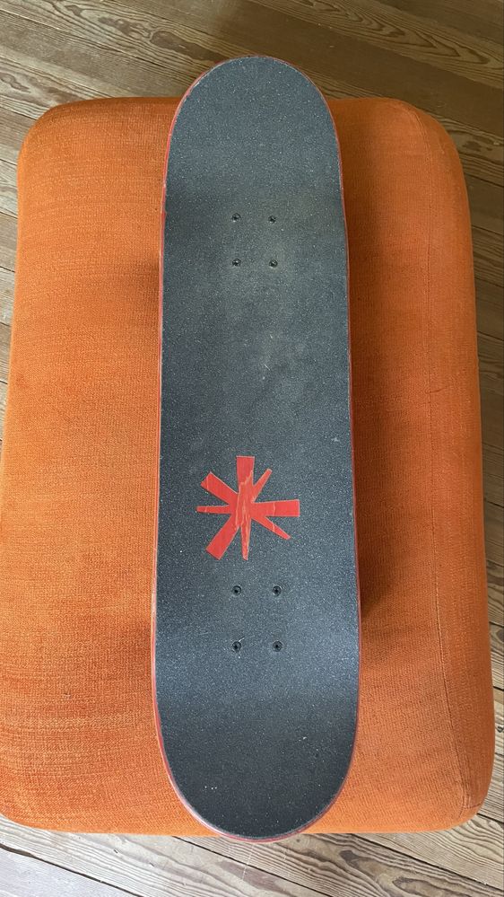 Skate ALMOST, Chris Haslam